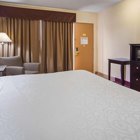 סנט צ'ארלס Best Western Inn Of St. Charles מראה חיצוני תמונה
