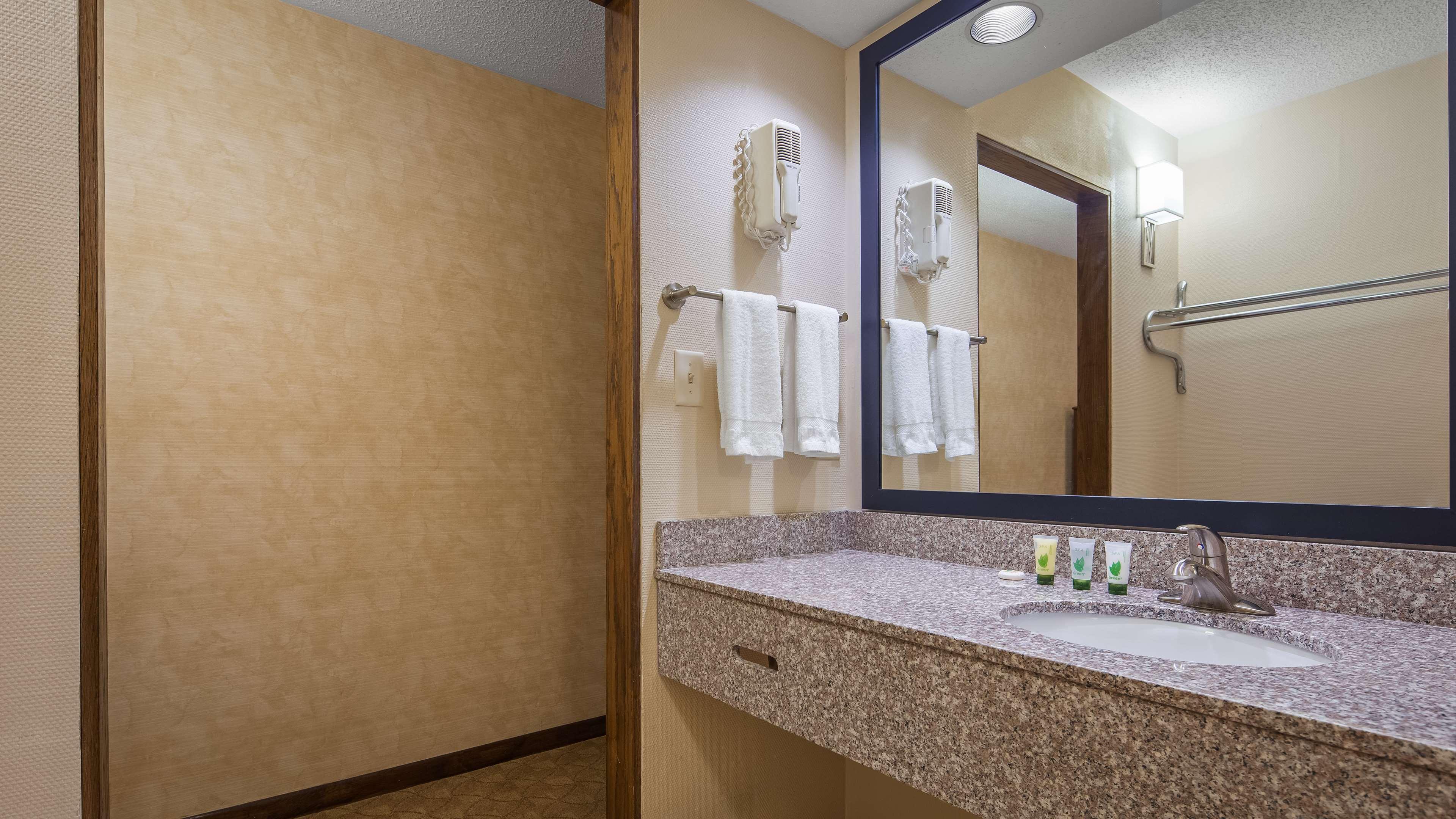 סנט צ'ארלס Best Western Inn Of St. Charles מראה חיצוני תמונה