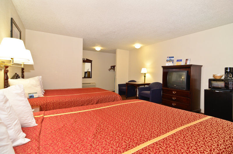 סנט צ'ארלס Best Western Inn Of St. Charles מראה חיצוני תמונה