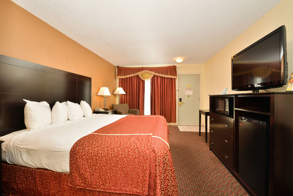 סנט צ'ארלס Best Western Inn Of St. Charles מראה חיצוני תמונה