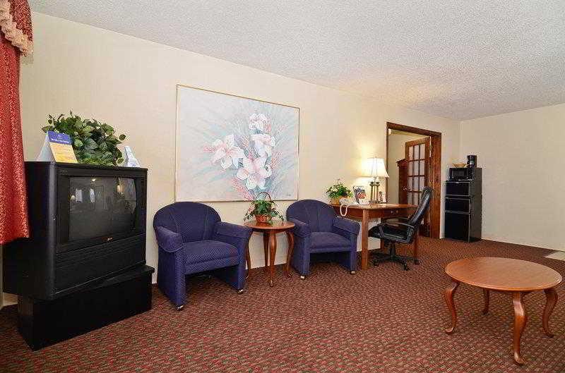 סנט צ'ארלס Best Western Inn Of St. Charles מראה חיצוני תמונה
