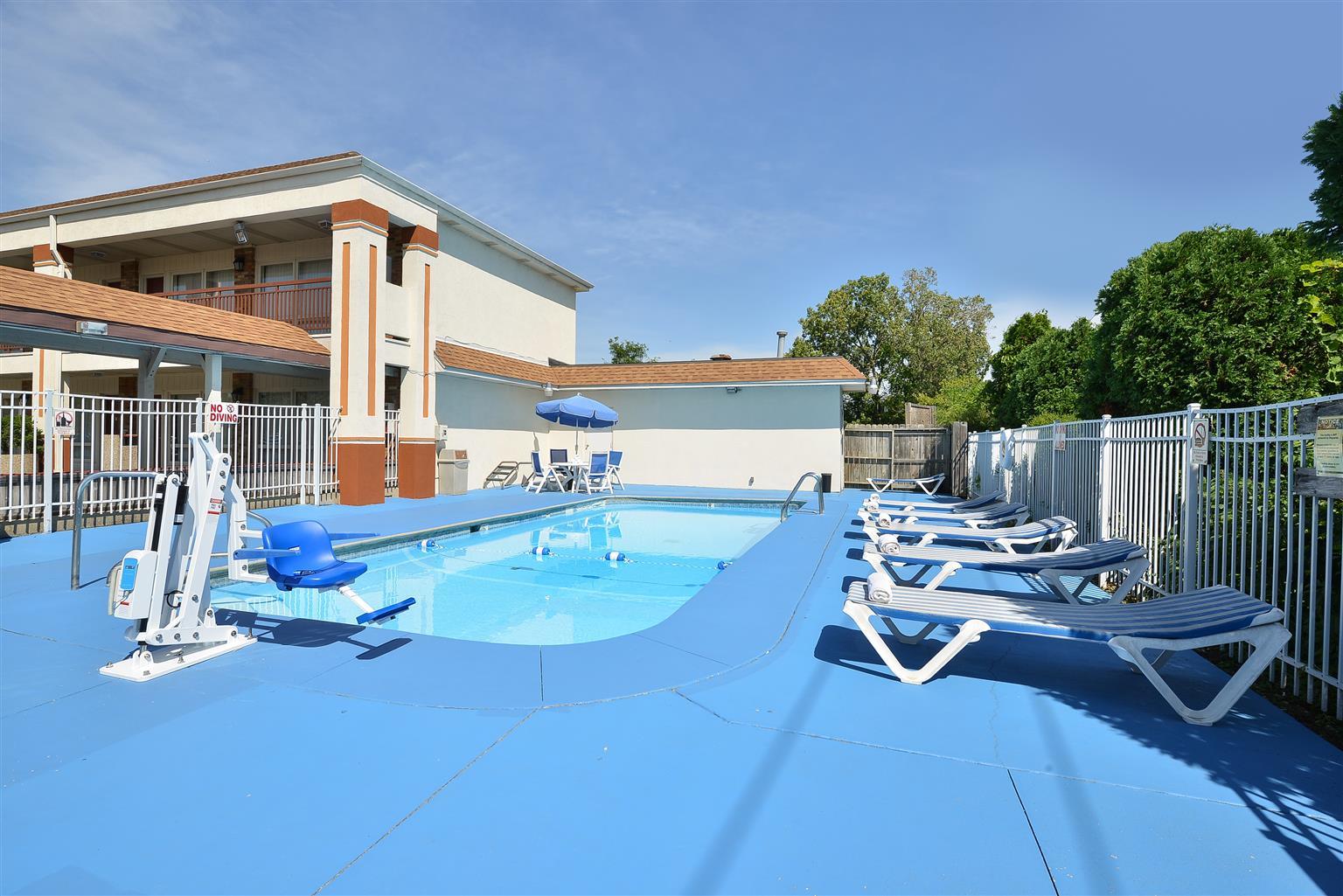 סנט צ'ארלס Best Western Inn Of St. Charles מראה חיצוני תמונה