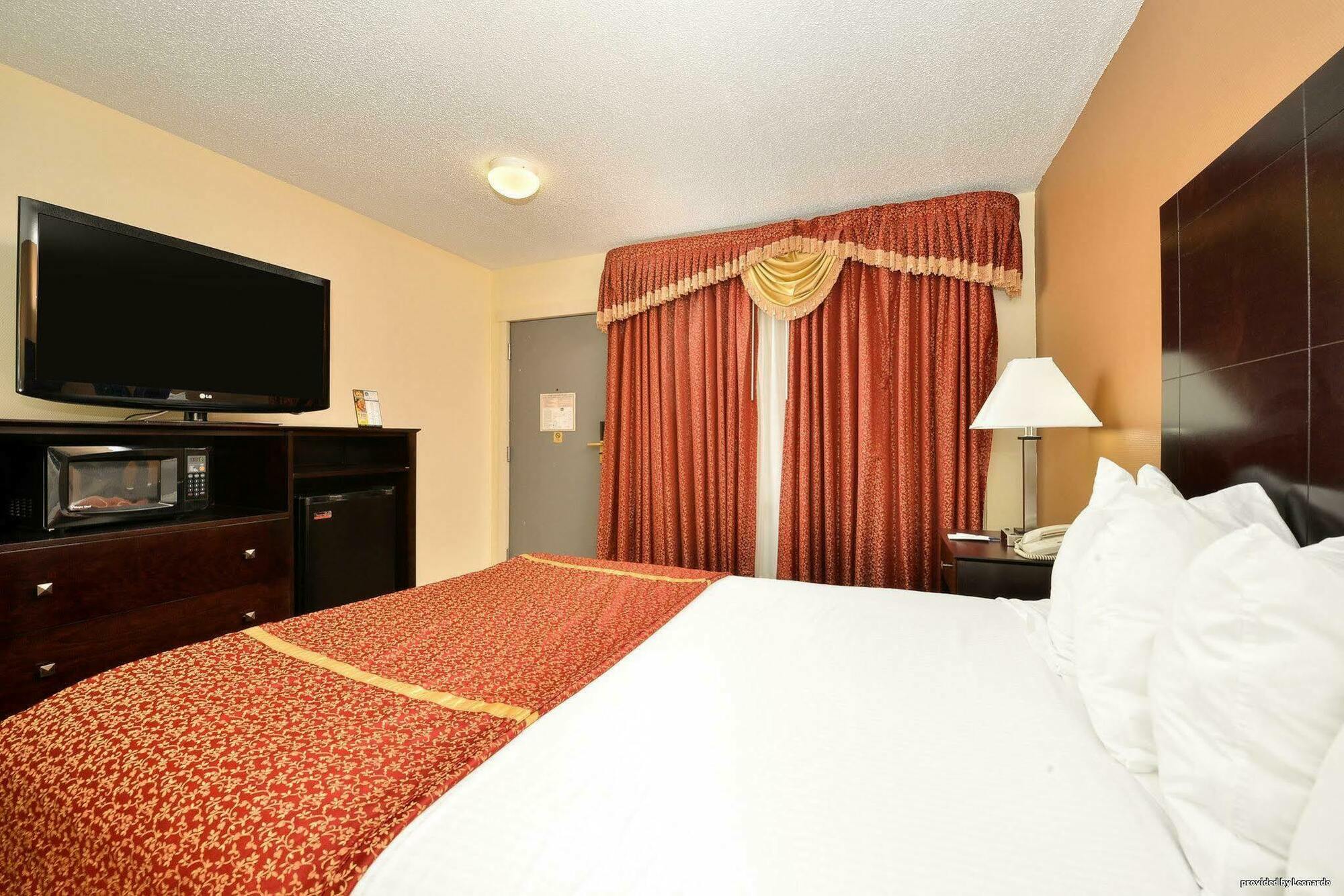 סנט צ'ארלס Best Western Inn Of St. Charles מראה חיצוני תמונה